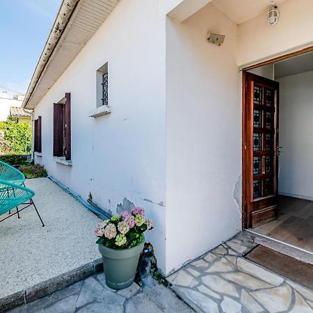 Апартаменты Maison De Plain Pied Avec Exterieur Флуарак Экстерьер фото